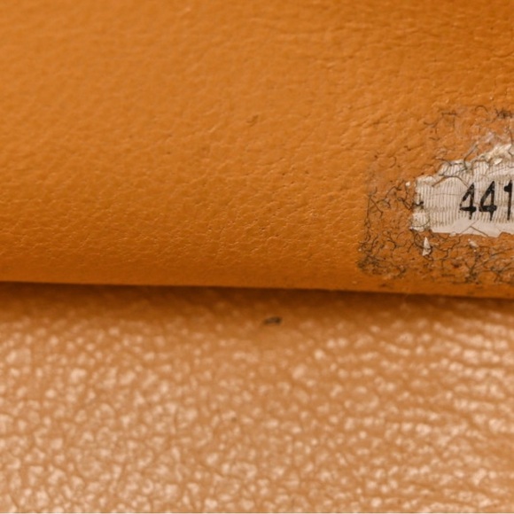 CHANEL authentic Lambskin Quilted Flap Shoulder Bag in Beige. - Picture 5 of 11